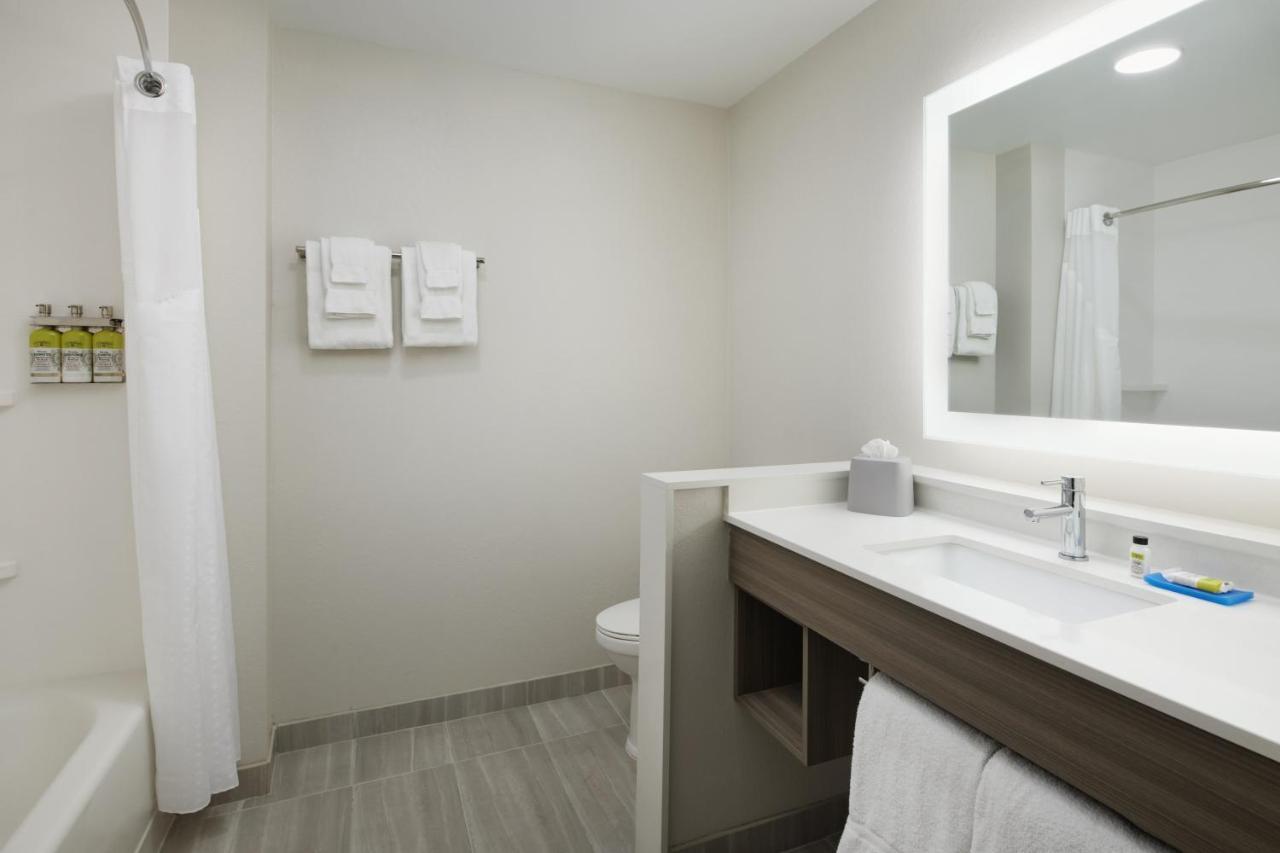 Holiday Inn Express & Suites Gulf Breeze - Pensacola Area By Ihg Exterior photo